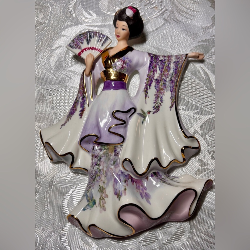 Wistful Beauty Lena Liu First Issue Geisha Gardens 2008 Bradford Exchange Hanger